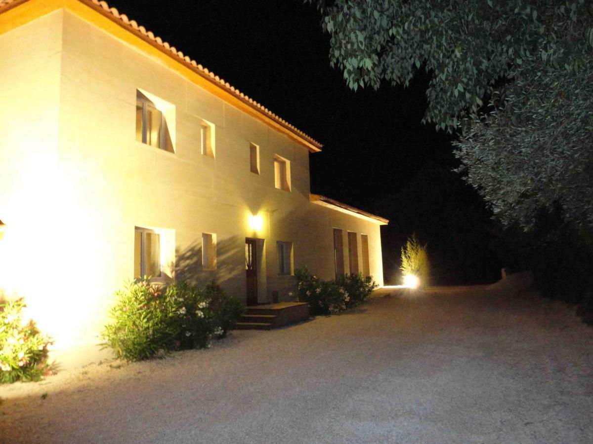 Villa La Charmeuse Fleurie Collias Екстериор снимка